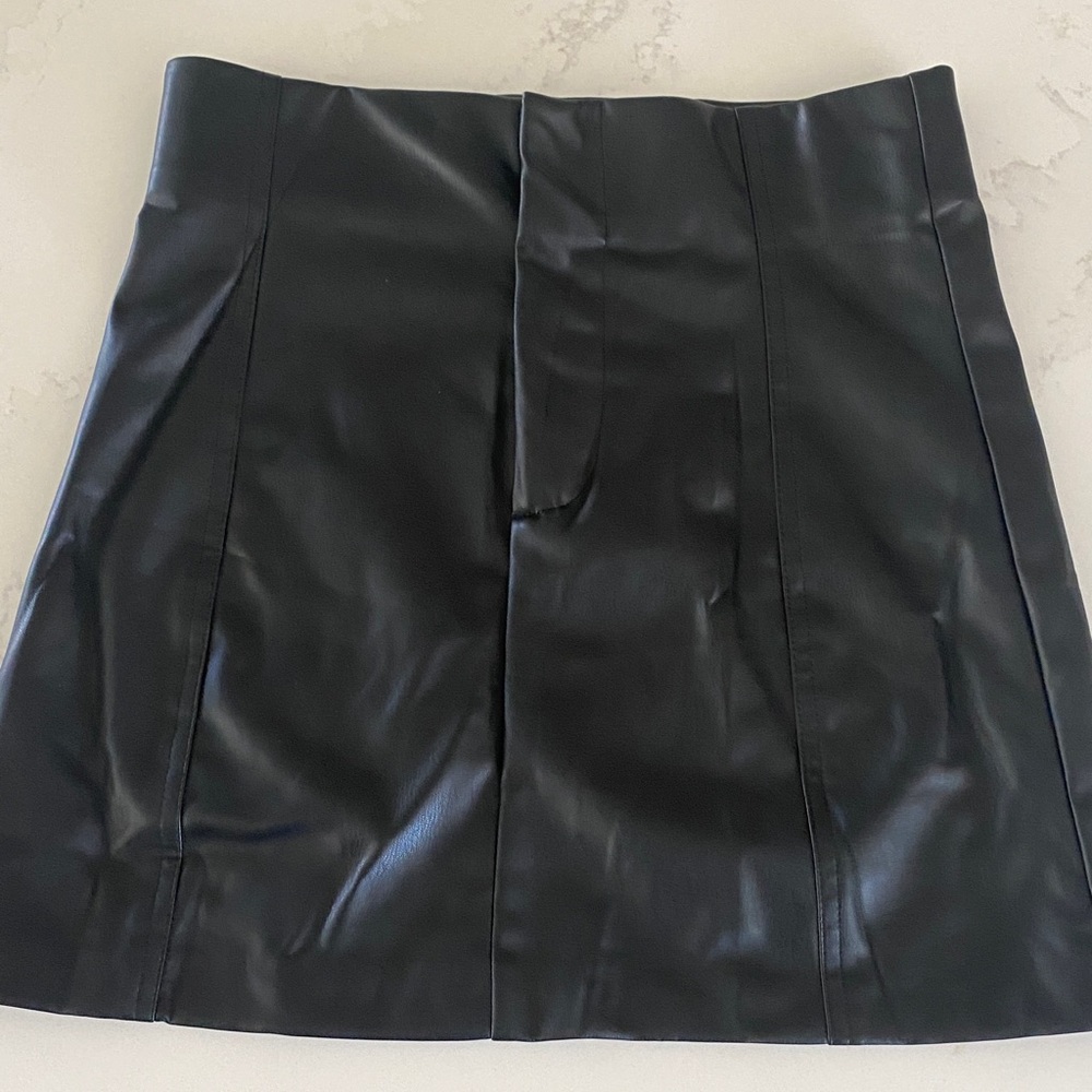 Zara Black pleather vegan Skirt medium
